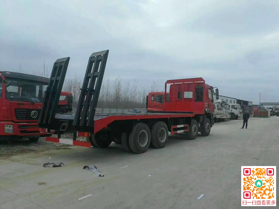 東風(fēng)柳汽前四后八平板運輸車左后方位圖片