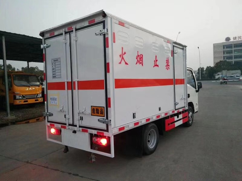 湖北程力躍進(jìn)小福星爆破器材運(yùn)輸車(chē) (5)