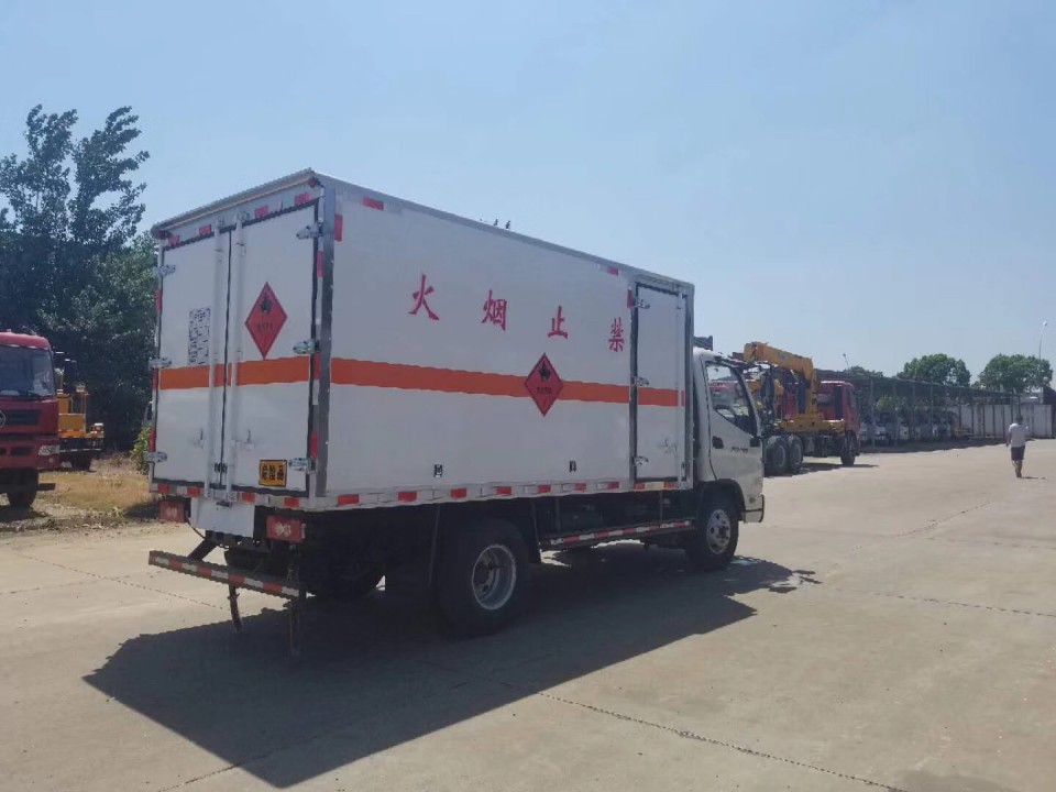 湖北程力福田奧鈴爆破器材運(yùn)輸車 (28)