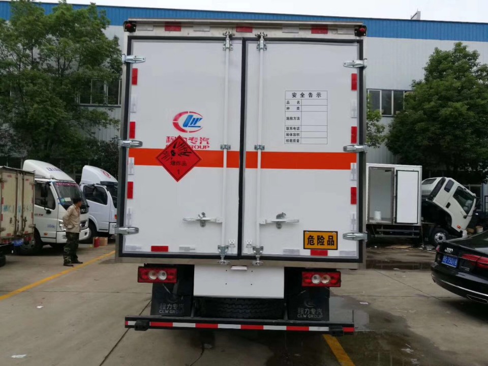 湖北程力福田歐馬可4噸爆破器材運輸車 (14)