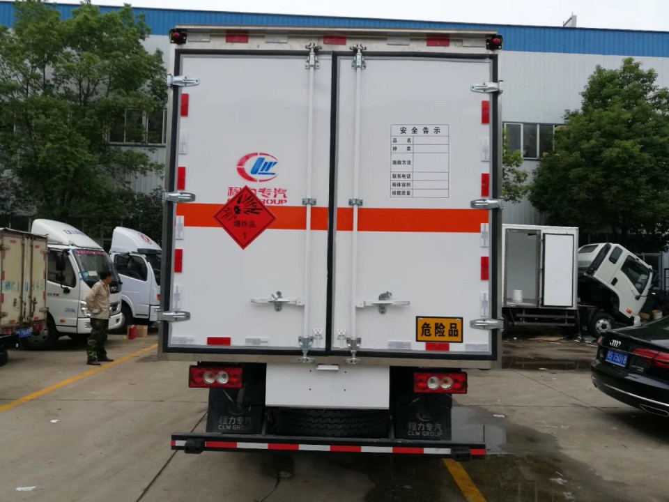 湖北程力福田歐馬可4噸爆破器材運輸車 (16)