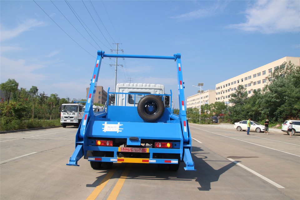 東風T3湖北程力擺臂式垃圾車 (4)